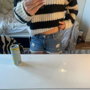 Superfin stickad zara tröja - En jätte gullig och fin tröja i bra skick, hör av dig vid intresse💕