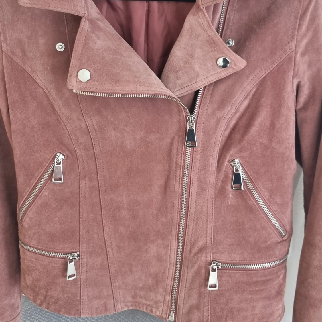 Smutsrosa jacka  - 90