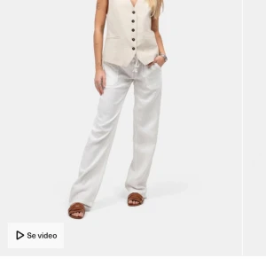 Låg midjade linnebyxor  - Lågmidjade linnebyxor från skagen clothing.  Köpta för 799kr, säljs för 350kr plus frakt.