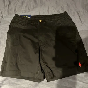 Polo Ralph lauren shorts  - Helt ny polo Ralph lauren shorts med allting kvar dom passa inte så säljer kan sänka lite vid snabb försäljning 