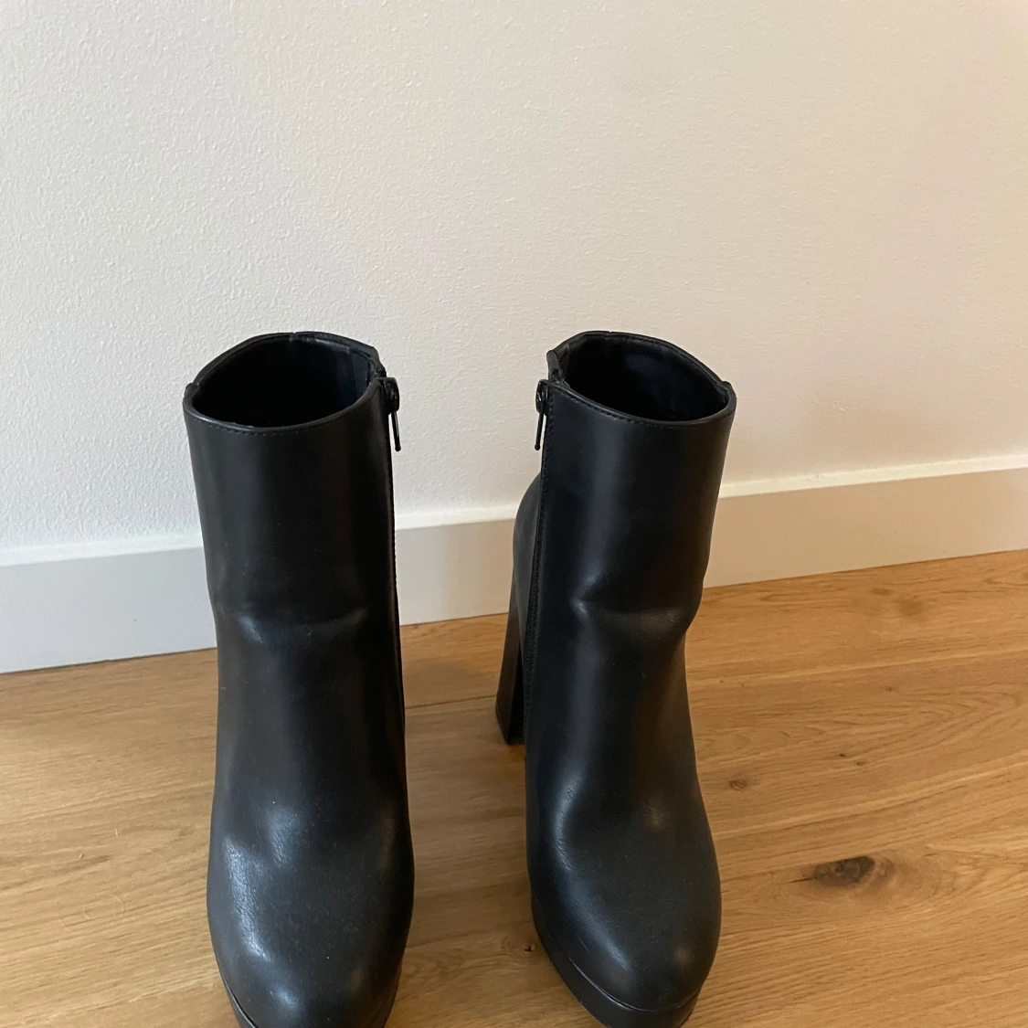 Stövletter - svarta