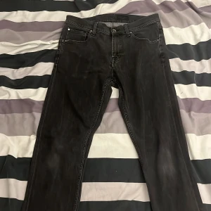 Tiger of sweden jeans - Använda en gång säljer för att dem är för stora för mig. Pris 399! Storlek 31/32 Hör av dig vid frågor.