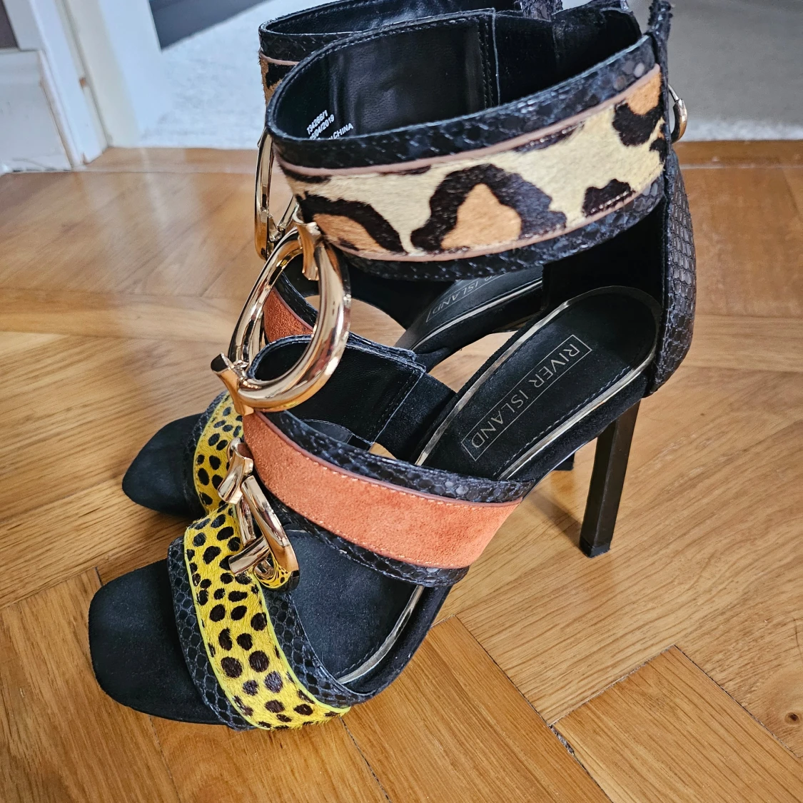 Färgglada klackskor med leopardmönster - 91