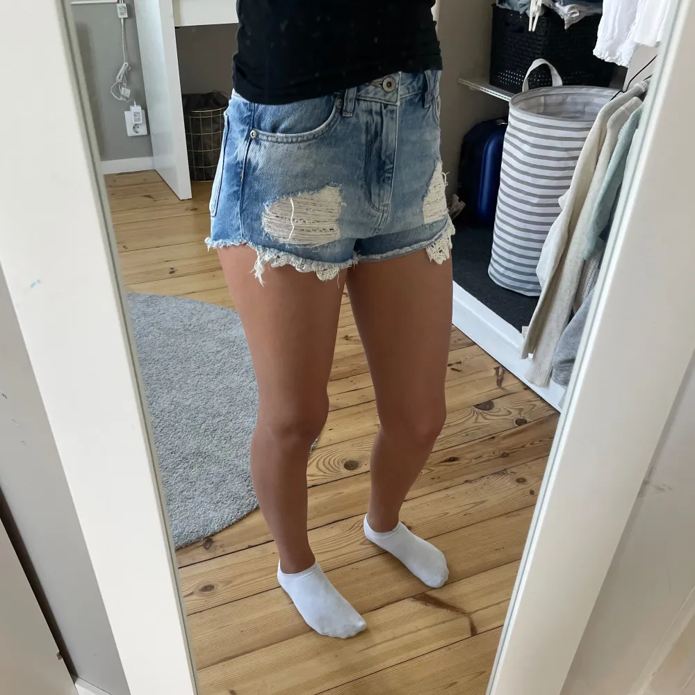 Fina short som tyvärr är för små. Köpte de själv begagnande men skicket är superbra och själv har jag bara använt de ca 2 gånger🥰. Shorts.