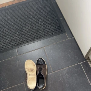 Lavins 44 - Säljer mina lavins då jag har köpt nya skor, priset kan diskuteras 