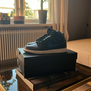 Jordan 1 mid - Knappt använda 