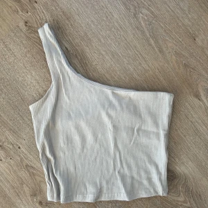 Linne - Beiget linne i fint skick. Storlek S.