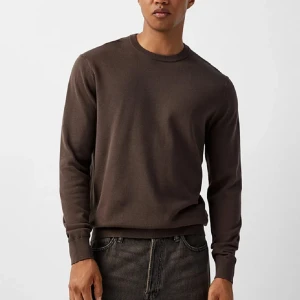 Brun sweatshirt  - Säljer en hyfsat ny brun sweatshirt som aldrig är använd, köpte den för 300kr säljer nu för 99kr hör av dig vid frågor :))