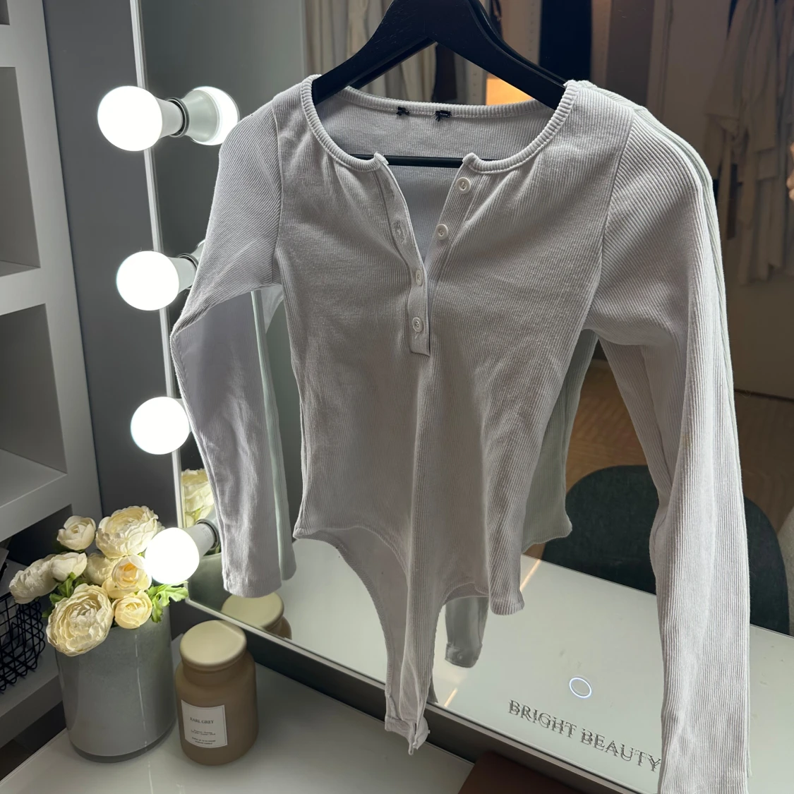 Body med knappar - 90