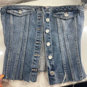 jeans topp - lånade bilder !     jättefin oanvänd jeans topp