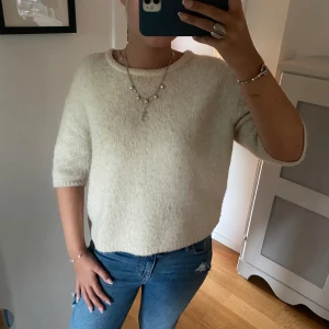 Stickad tröja - Så fin stickad tröja med Trekvartsärm från Lindex💞alpacka wool