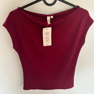 Röd topp Nelly - Fin topp från Nelly❤️ aldrig använd med prislapp kvar! 