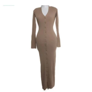 Adoore klänning - Skriv vid fler frågor!