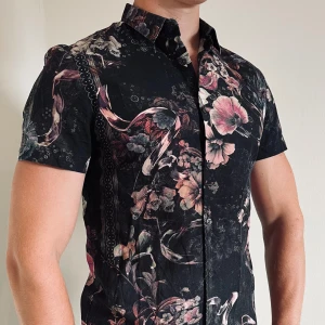 Kortärmad skjorta från River Island - Snyggt mönster och bra skick!😊