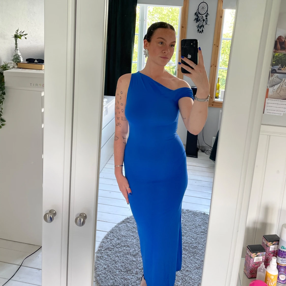 blå långklänning - 90