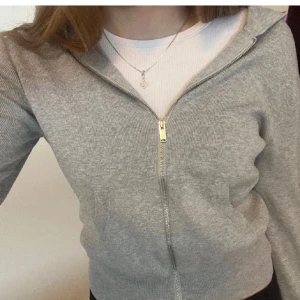 Zipup - Fin tröja med dragkedja 