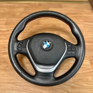 BMW F30 ratt  - Fint sick  Går inte att posta  Finns i Linköping  Priset för att diskutera  Inkl ratt värme och airbag 