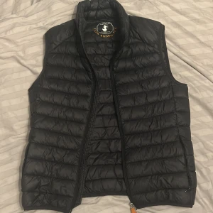 Save the duck väst  - Fint skick inga skador 