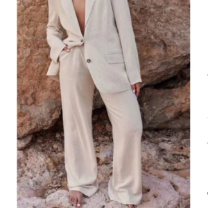 Linnebyxor - Linnebyxor i kostymbyxmodell
