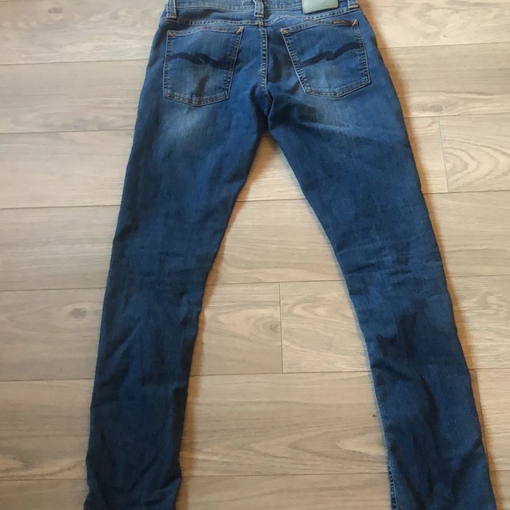 Säljer mina nudie jeans som är för små för mig. Dom är i väldigt bra skick och i storleken waist:30, längd:34. Pris är inte hugget i sten och kan förhandlas . Jeans & Byxor.