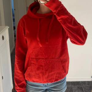 Röd hoodie❤️