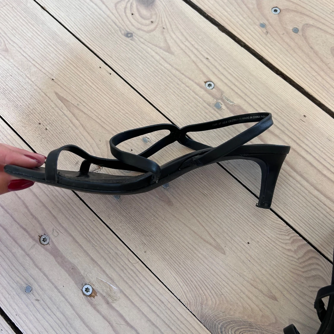 Svarta sandaler med klack - 91