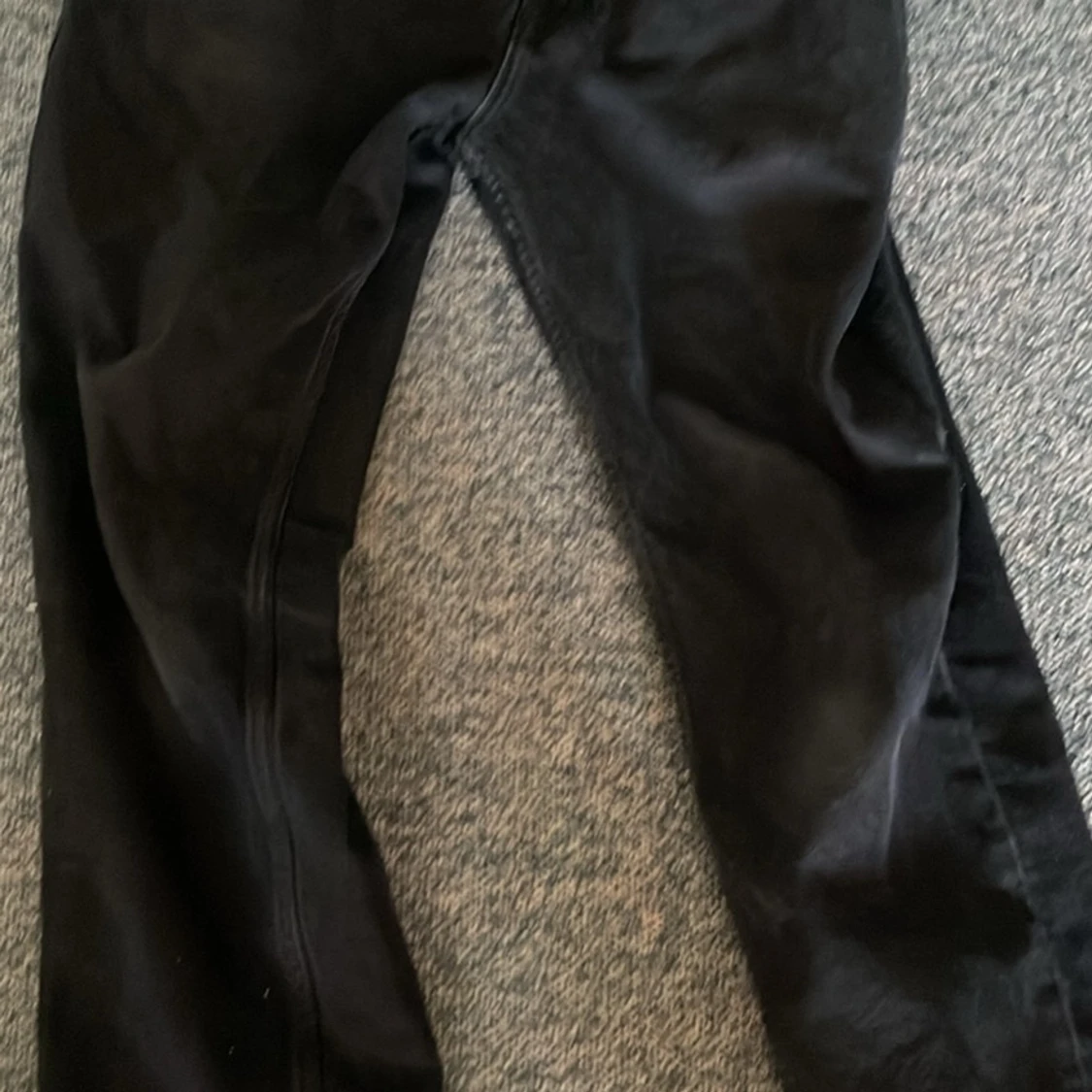 Säljer olika typer av kläder  - 93