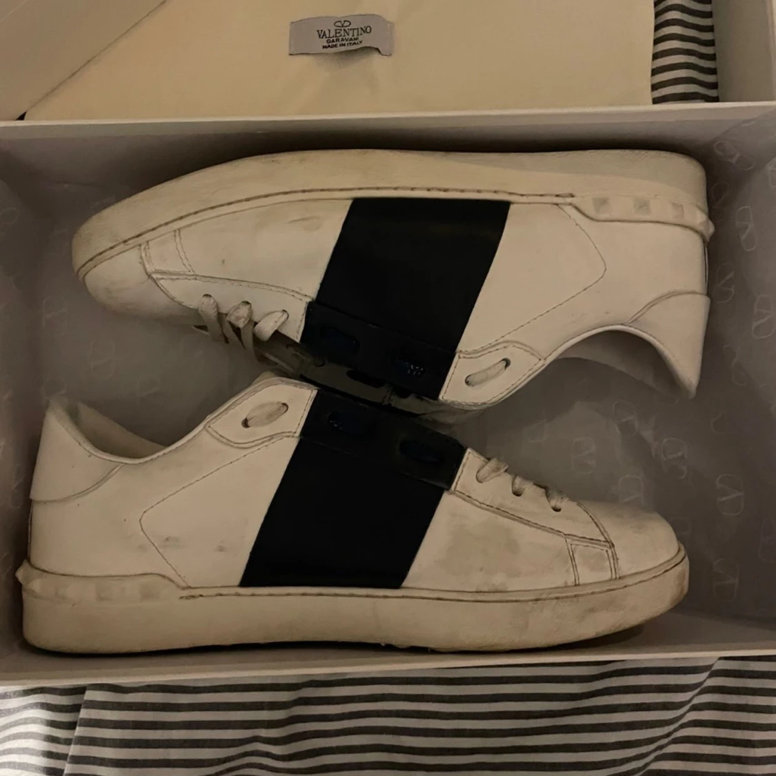 Valentino opens  - 90