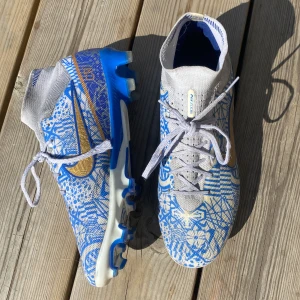 Nike fotbollsskor  - Använda en säsong då fotboll inte va lite kul längre, går att göra renare, inga skador eller liknande! Skriv för mer info