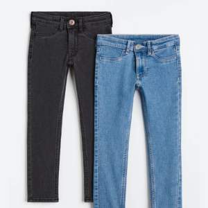 Jättefina jeans nyskick och inga defekter. Köpta för 199kr!!