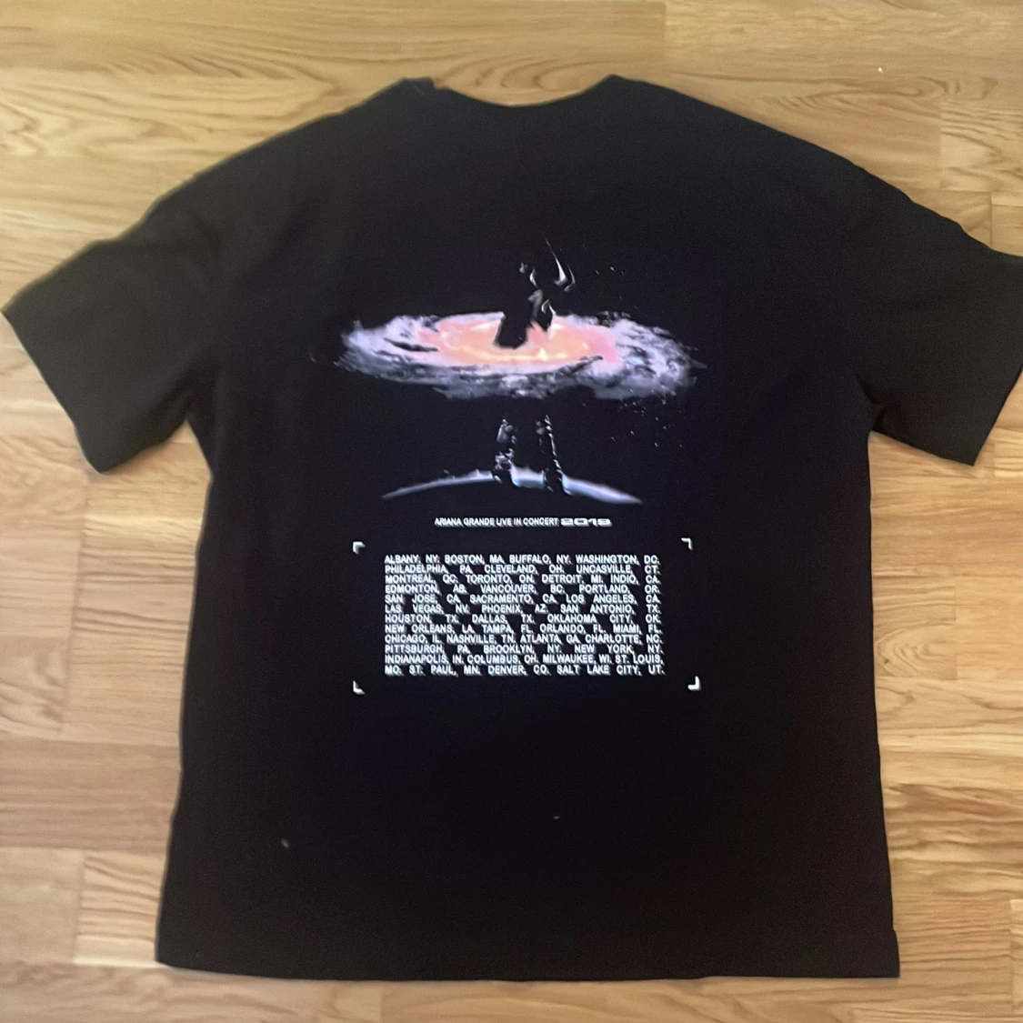 Ariana Grande T-shirt  - 90