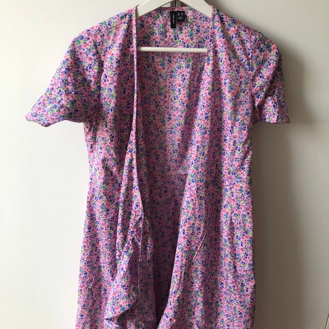 Rosa blommig klänning