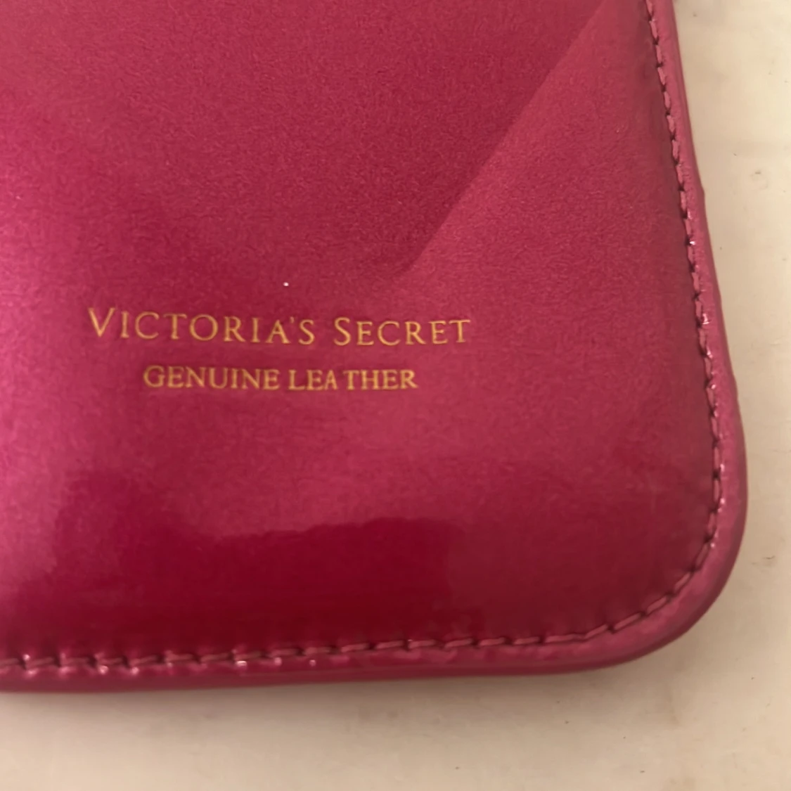 En plånbok från Victoria’s secret  - 90