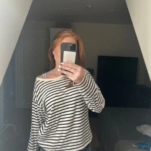 Söt långärmad från Lindex - Söt långärmad tröja från Lindex.