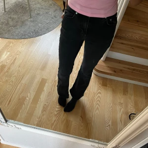 Bootcut Jeans! - Perfect jeans från Gina! De är mid waist och i bra skick💕