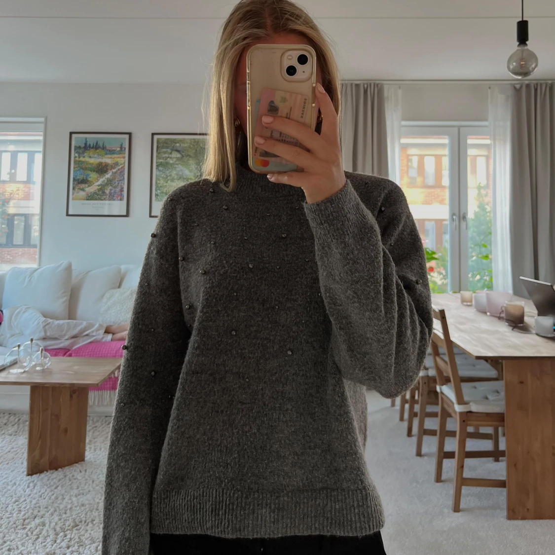 Söt stickad tröja med pärlor!