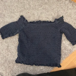 Topp - Jättefin topp inga defekter skriv för frågor💓