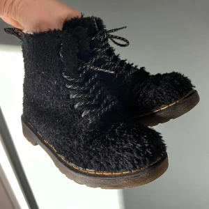 Dr Martens storlek 30 - After ett barn, storlek 30  Fint skick.  