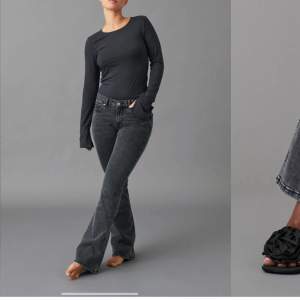 Helt nya jättefina gråa low waist bootcut jeans i stl 36 från gina tricot , säljer då dom är för stora