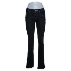 Killah jeans - Lågmidjade jeans från killah jag nyligen köpt på sellpy. Säljer de här då de tyvärr inte passade. Är i bra skick 