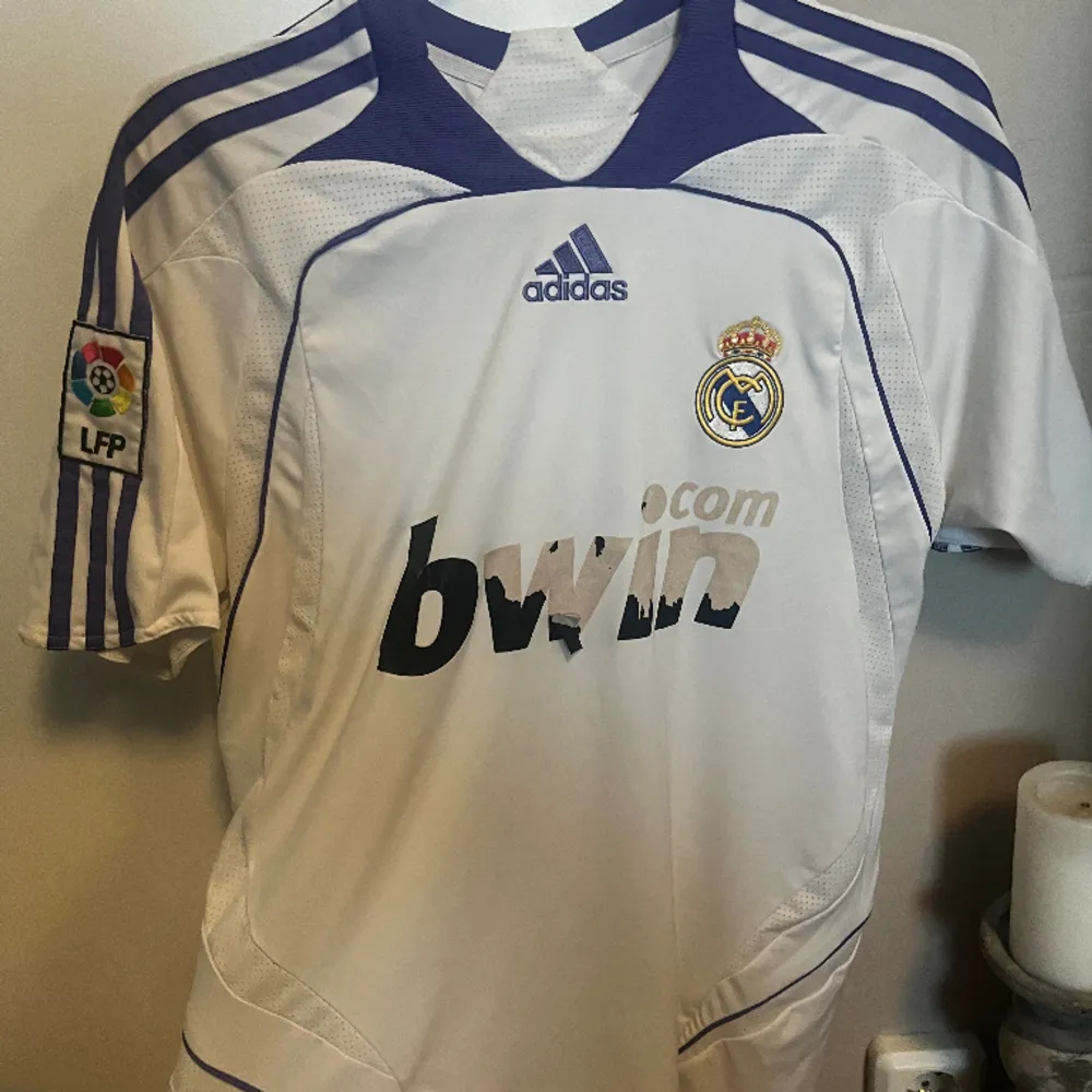 Retro real Madrid shirt, storlek L, . T-shirts.