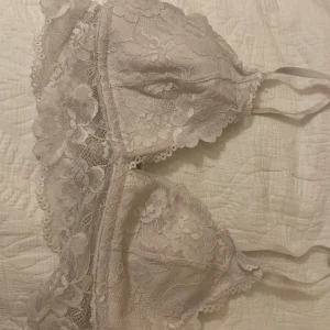 spetsbh - jätteskön, utan balconette vilket gör den extra bekväm!