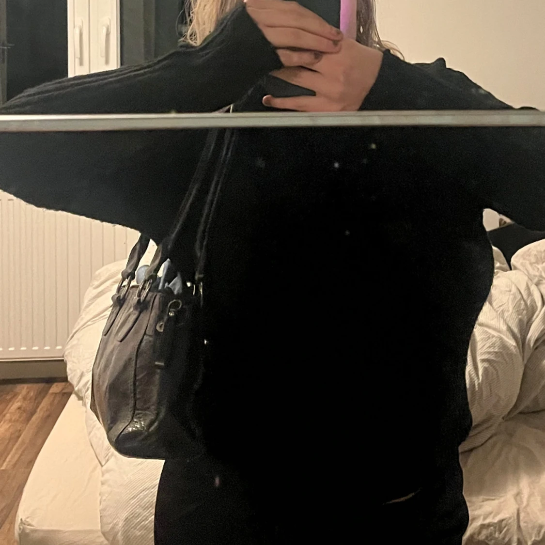 Supersnygg svart väska - 90