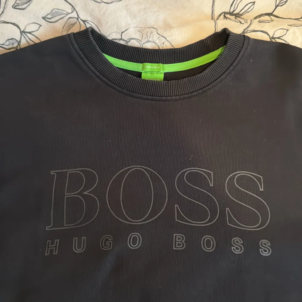 Superfin nästan aldrig använd Hugo boss tröja till men. Hoodies.