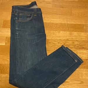 Nudie Jeans - Sjukt feta nudie jeans i modellen lean dean storlek 31/34, i väldigt fint skick. Pris kan diskuteras vid snabb affär. Hör av er vid eventuella frågor.💯