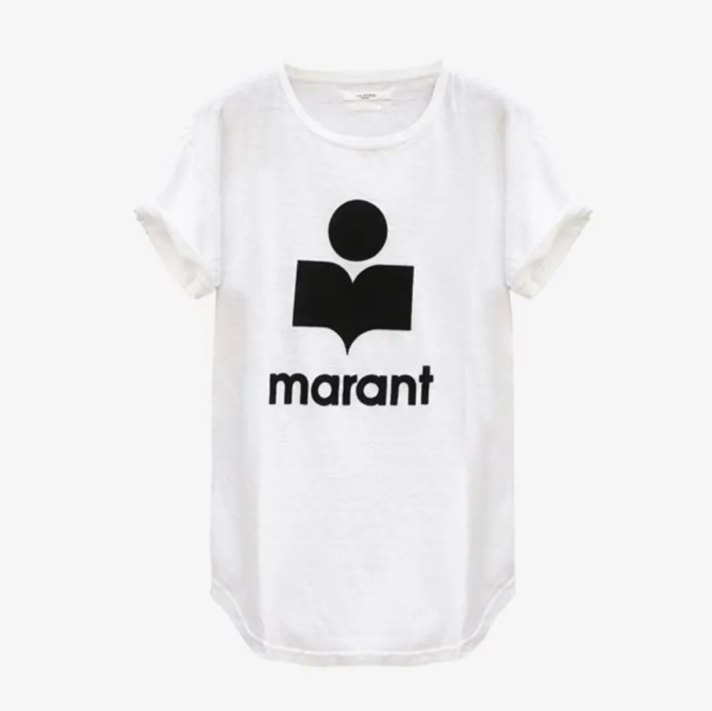 Intressekoll på min isabel marant tshirt! Köptes för något år sedan för ca 1800, sparsamt använd💗Inga tecken på användning🩷. T-shirts.