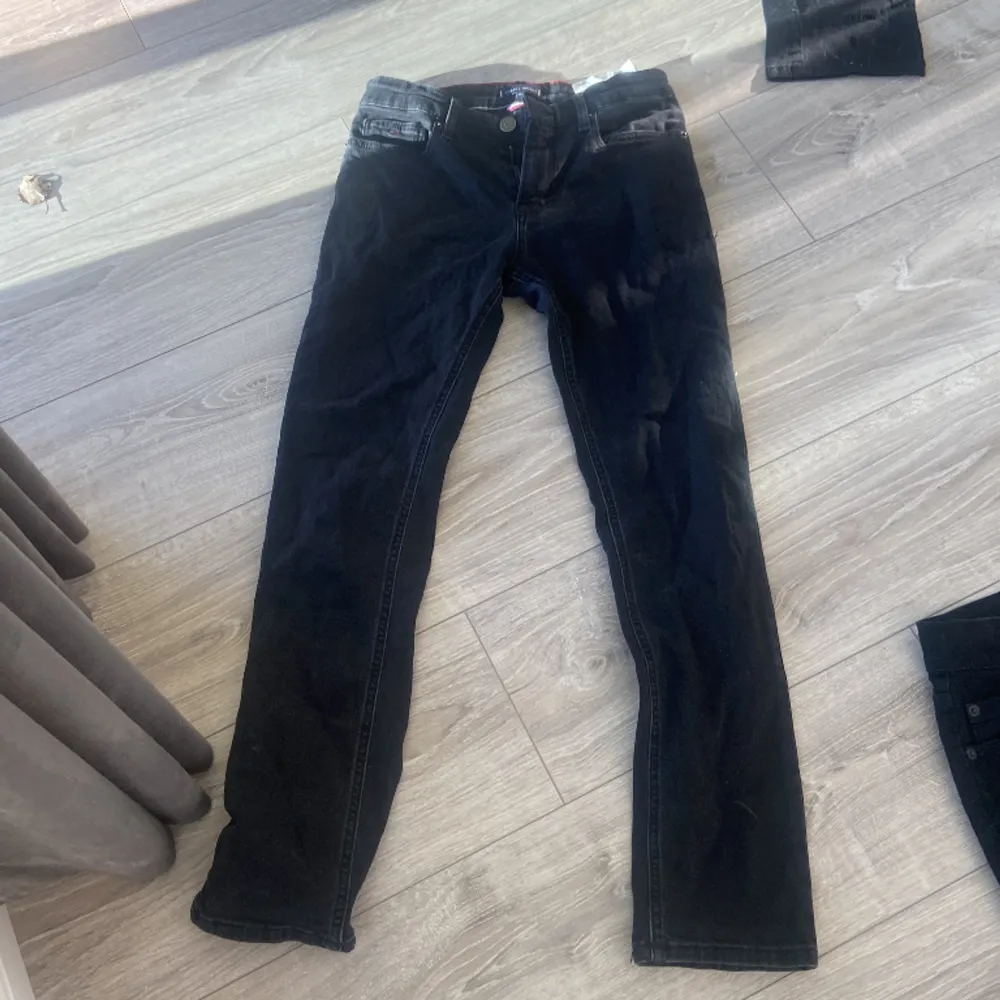 Ett par svarta jätte snygga jeans. Jeans & Byxor.
