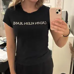 Calvin Klein t-shirt i bra skick 