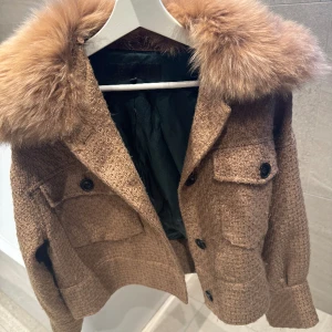 Meotine jacka - Strl xs/s men lite oversized, använd men ändå bra skick 💗