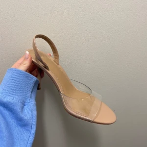 Klackar mango - Använda endast vid ett tillfälle, mycket bra skick😇